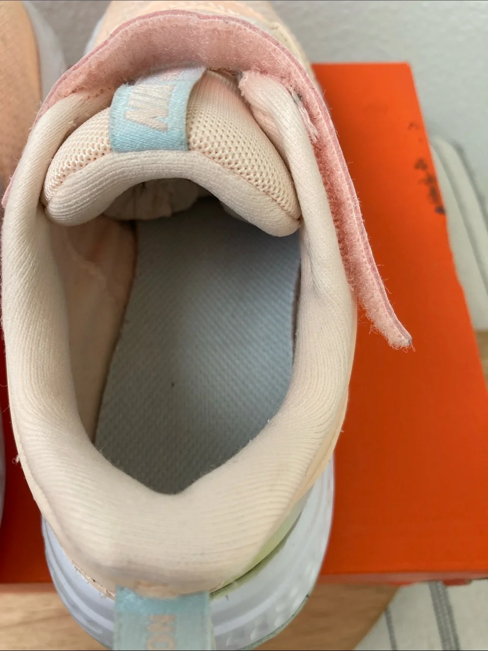 SALE! 50% Off Nike Kids Peach and White Lightweight Sneaker Size: 13c